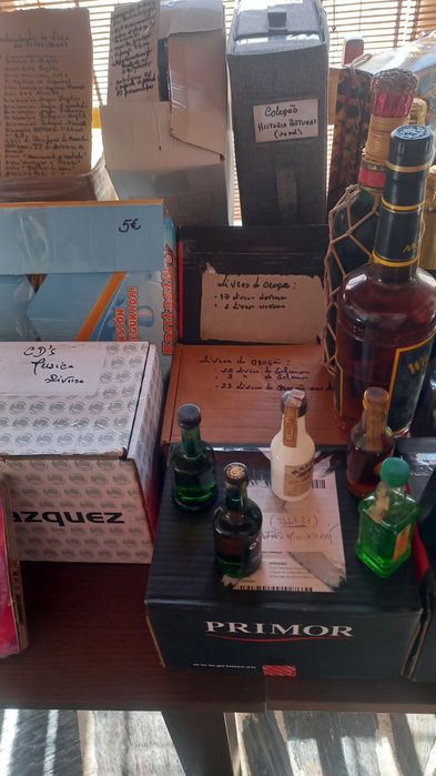 Vendo artigos, velharias e antiguidades