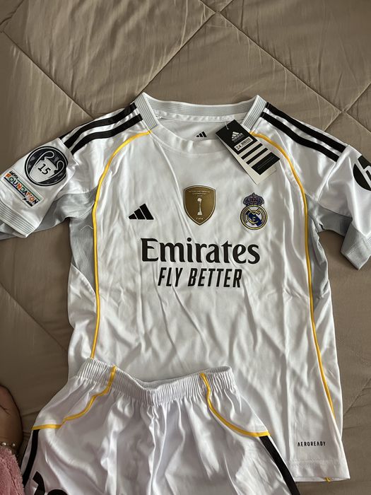Camisola Real Madrid Mbappe Equipamento criança tamanho 10 anos