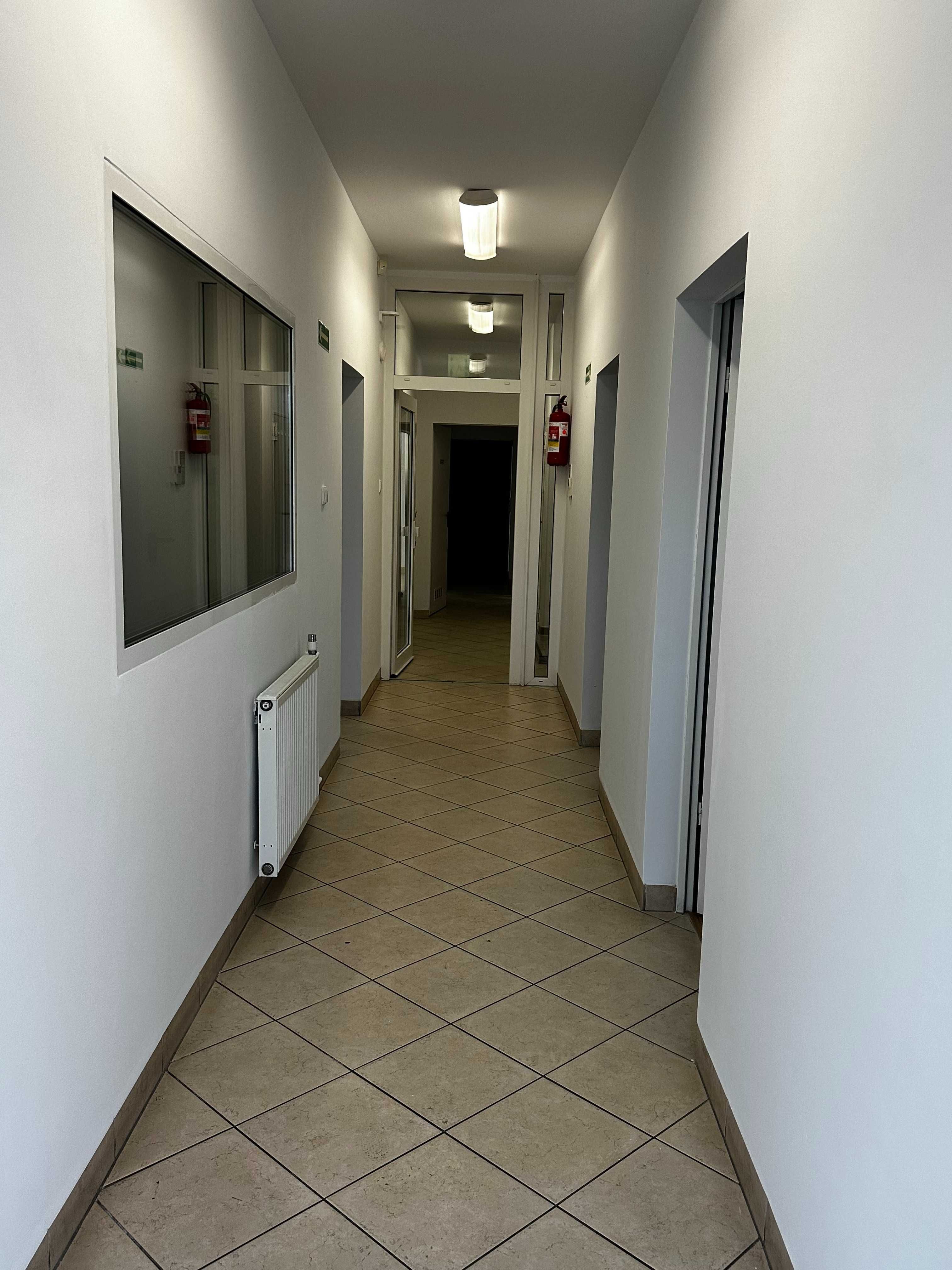 Nieruchomość 8000m2 - biurowiec, magazyn 2km od Mogilna
