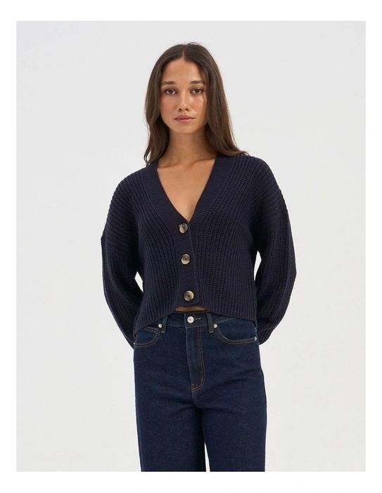 Темно-синій кардиган на 3 ґудзика, в'язаний