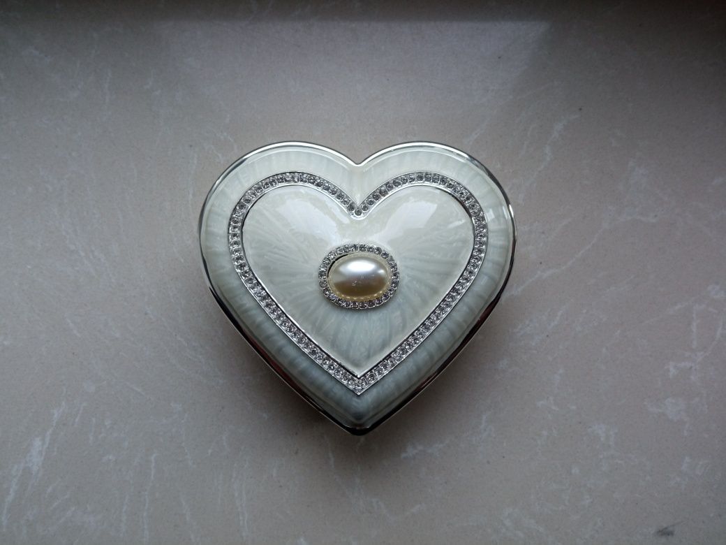 Szkatułka puzderko serce pudełko na biżuterię