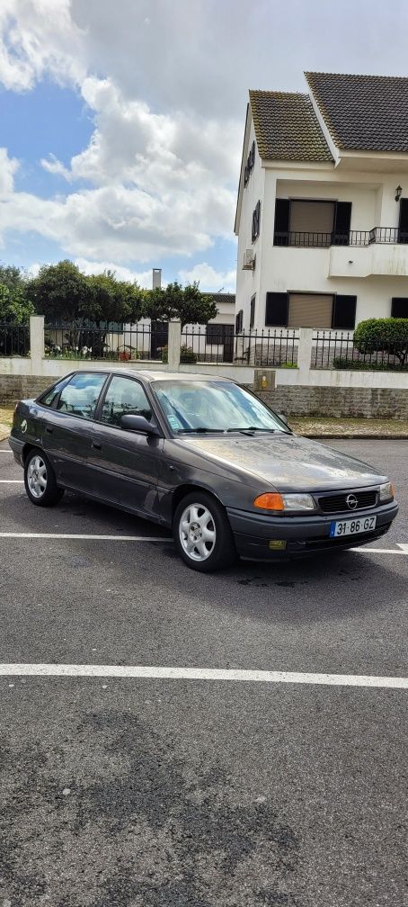 Opel astra f 1.4 16v vendo ou troco