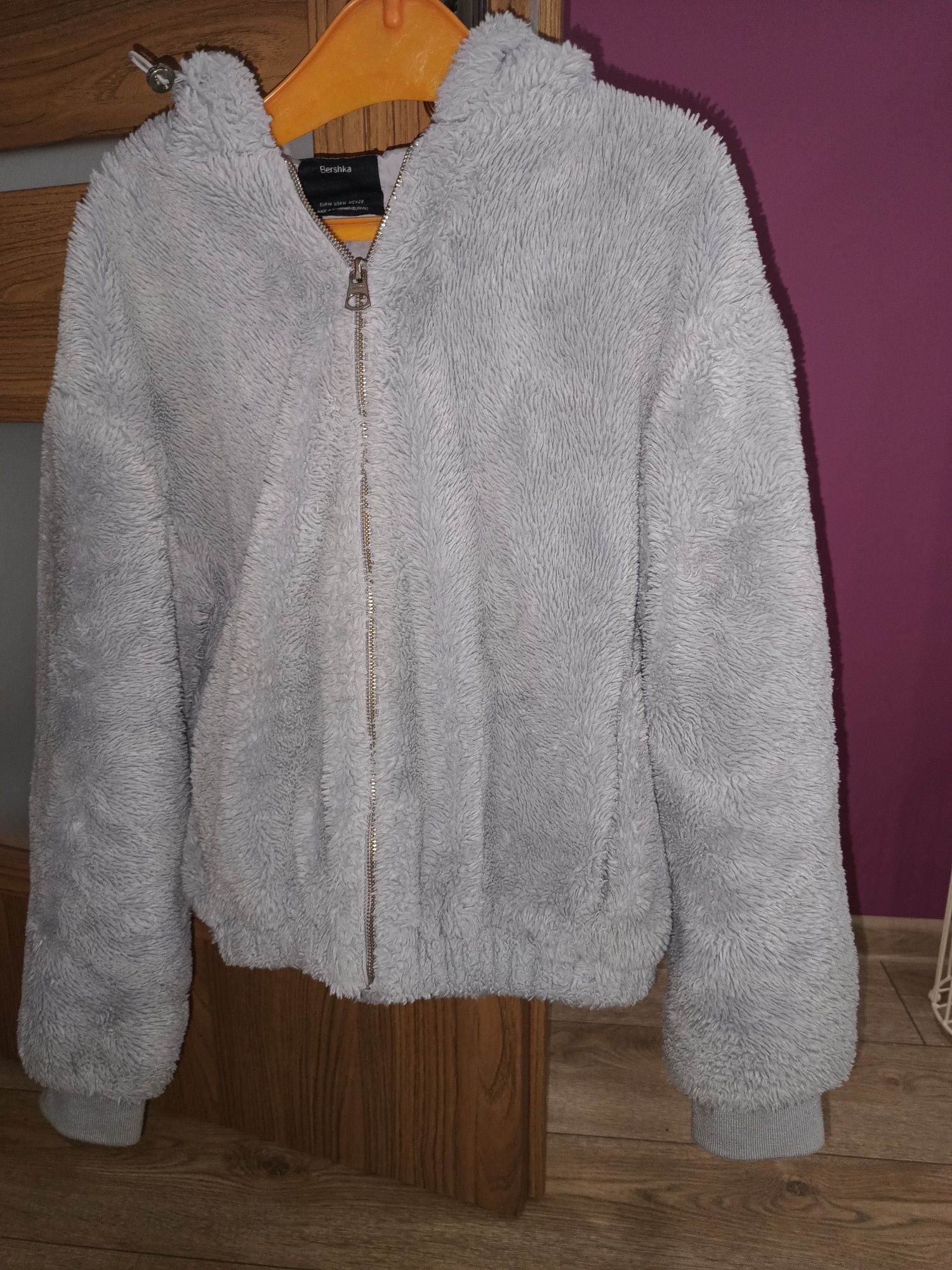 Futerko szare r 38 m Bershka
