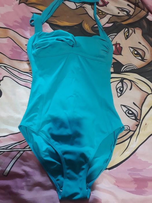 Купальники сплошные и раздельные для женщин и девочек,девушек.