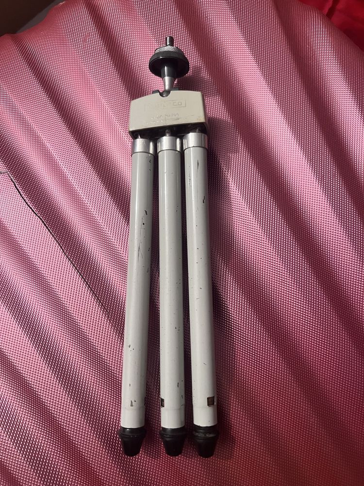 Tripé antigo para máquina fotográfica