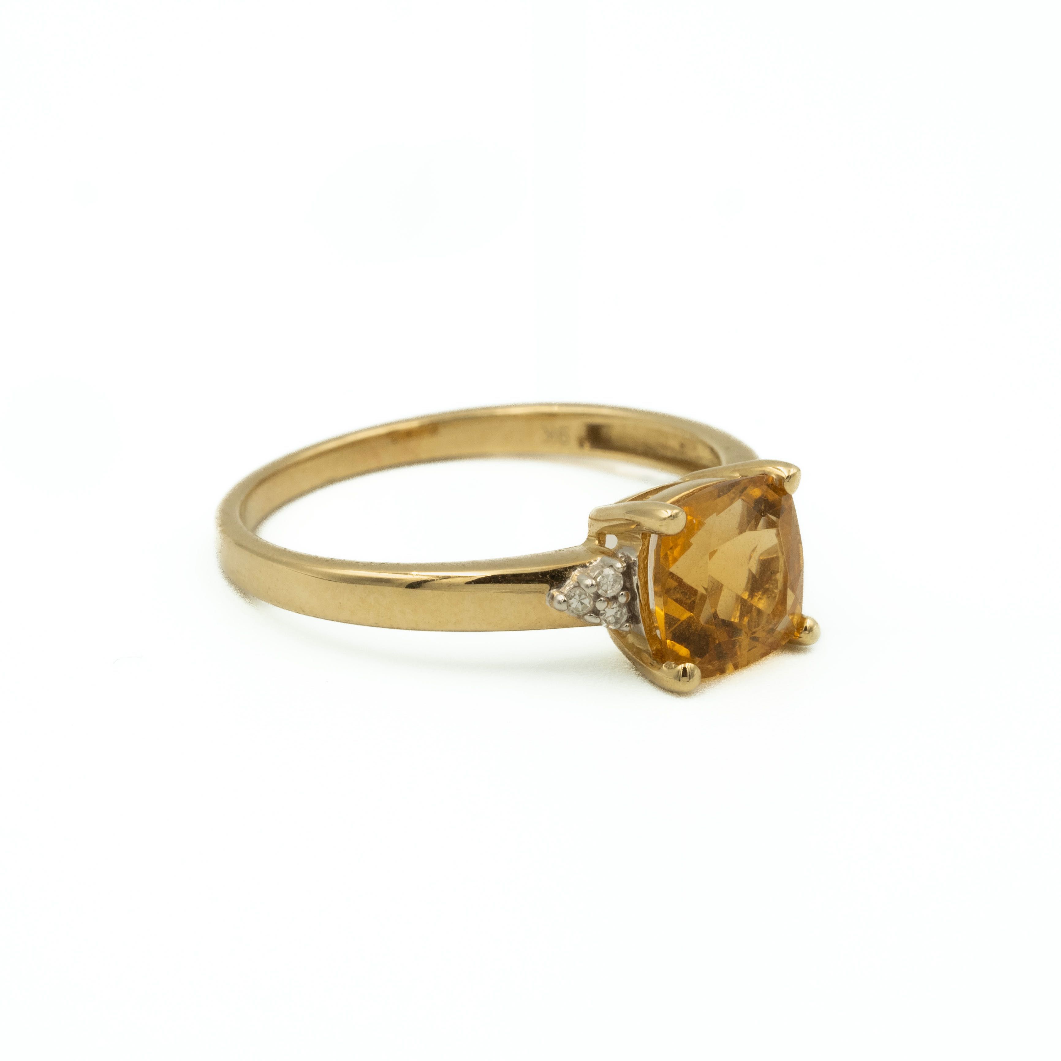 Złoty pierścionek firmy APART z cytrynem i diamentami