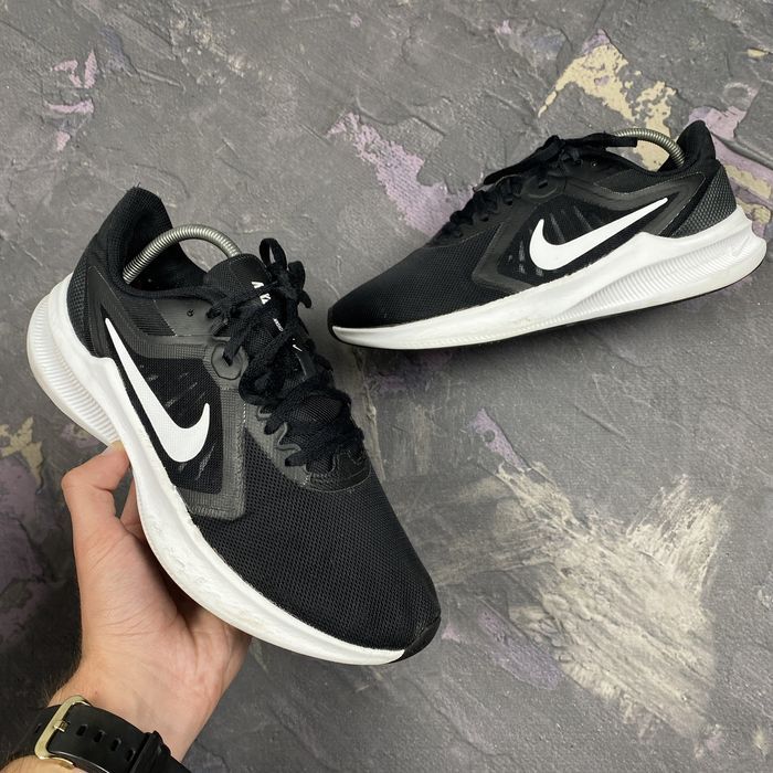 Кроссовки для залу найк Nike Downshifter 10 черные CI9984-001