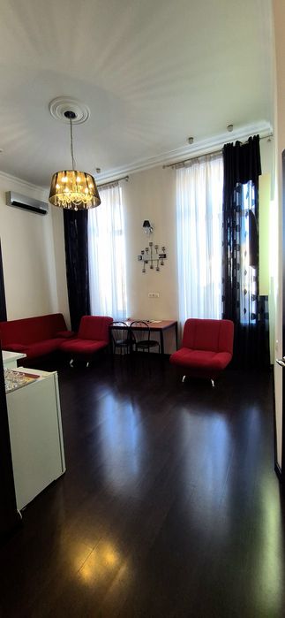 Продаж готелю в центрі міста. Діючий бизнес.