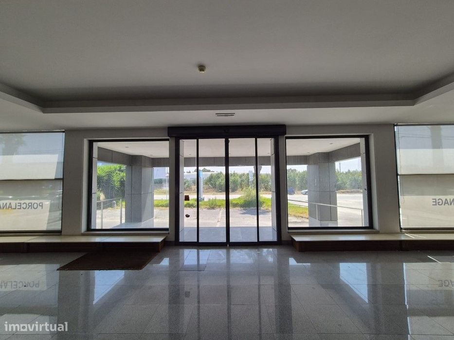 Arrendamento Mega Loja Com 960M2 Para Comércio Ou Serviços - Cacia ...