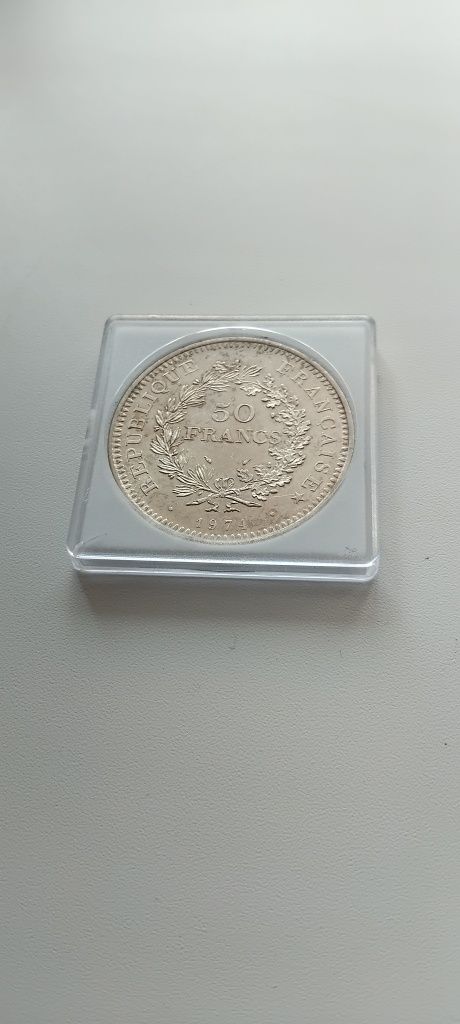 Продам 2,10 і 50 франків срібло.