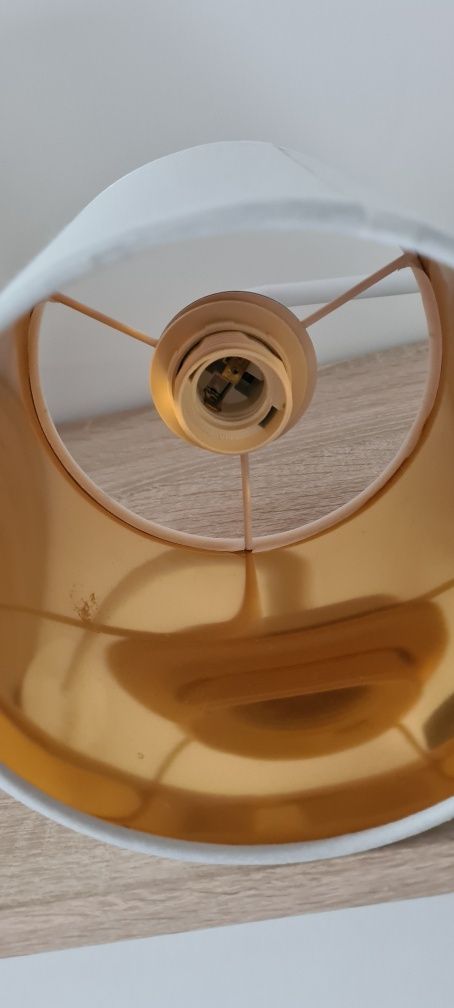 Lampka na ścianę biała