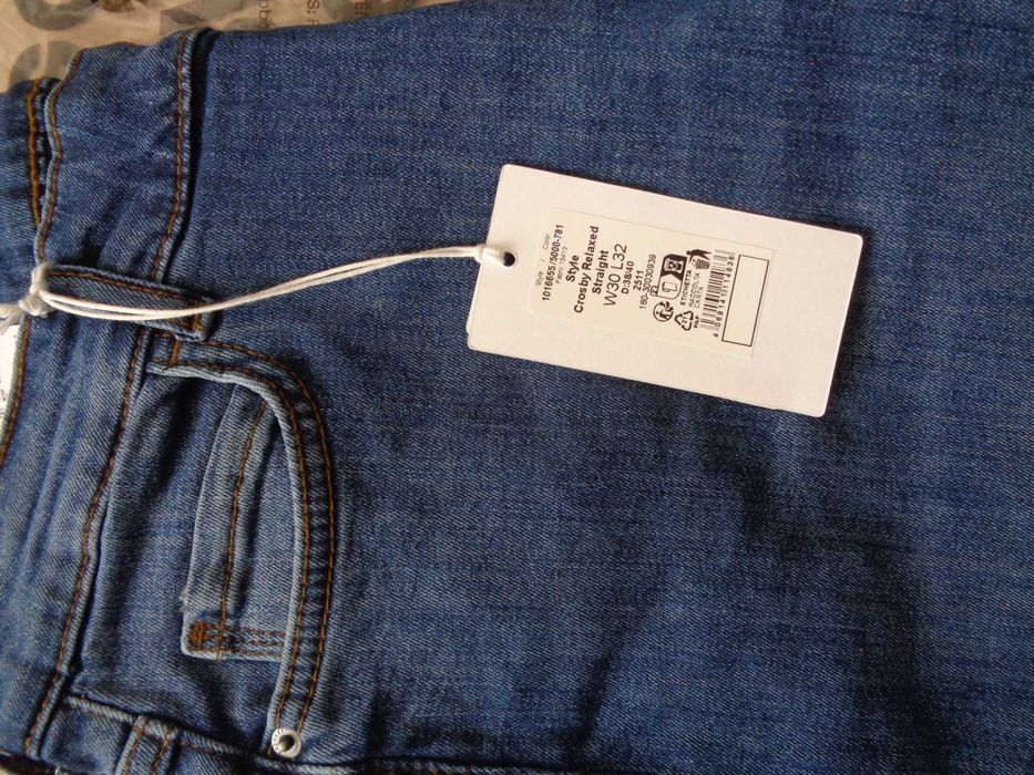 Nowe z metkami oryginalne dżinsy damskie Mustang, Rozm. L/40