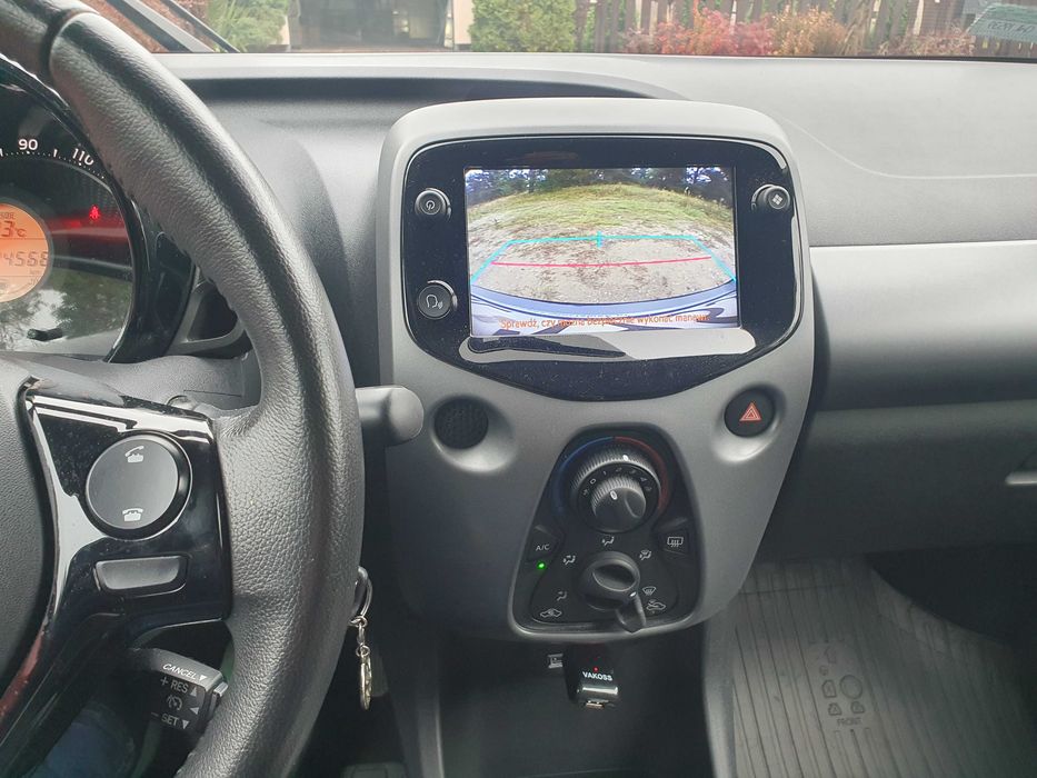 AYGO X-PLAY  2021  5-drzwiowy  1,0 WT-i 72 KM benzyna  1 właściciel