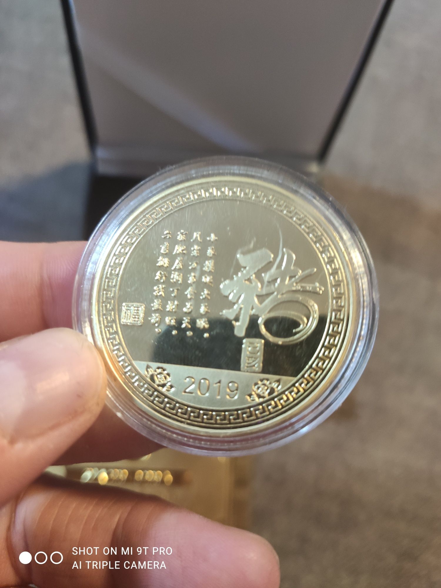 монета 2019 китай юани год свиньи 24k gold plating футляр сертификат