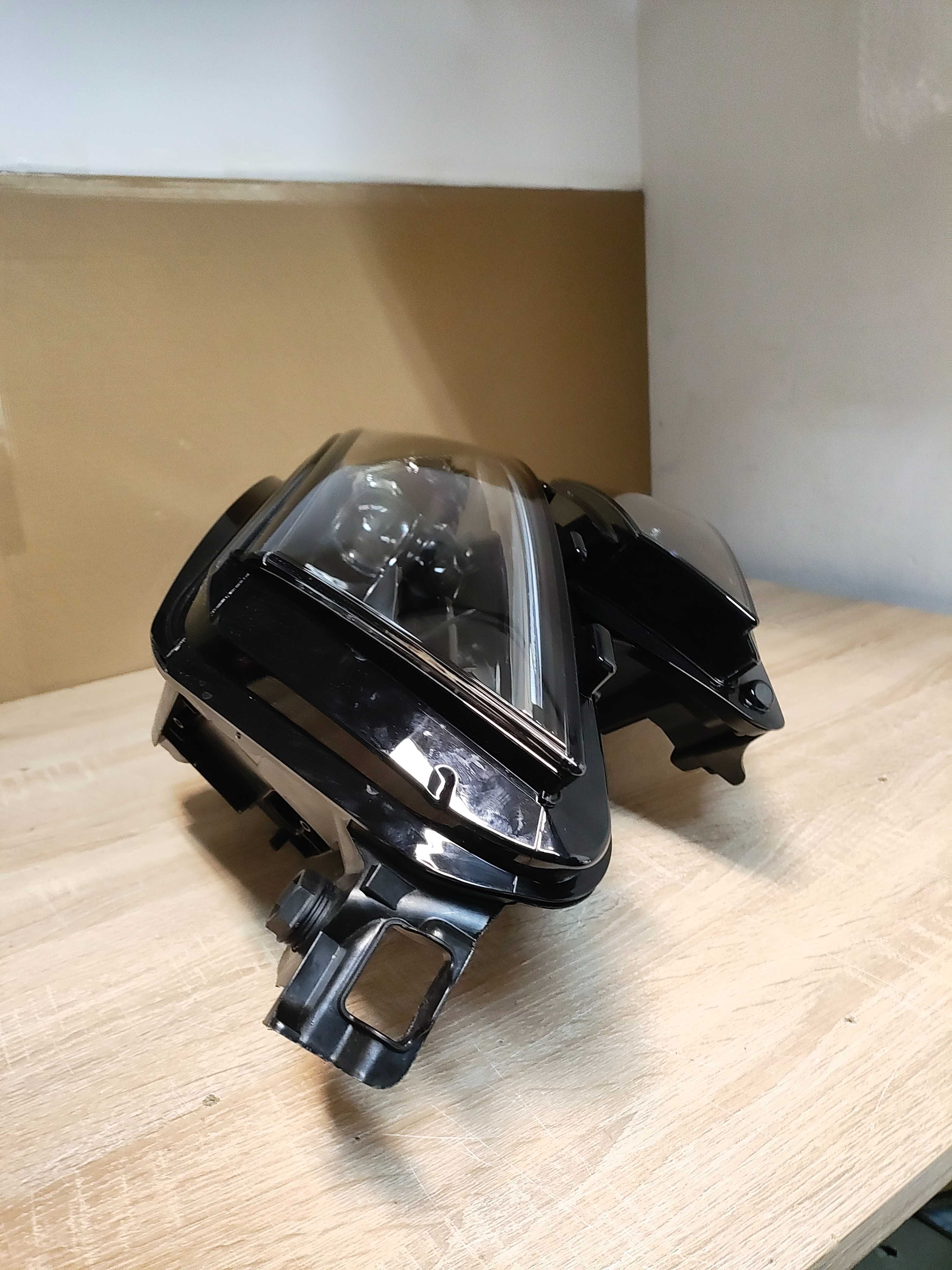Reflektor LED Skoda Kodiaq Hella lewy