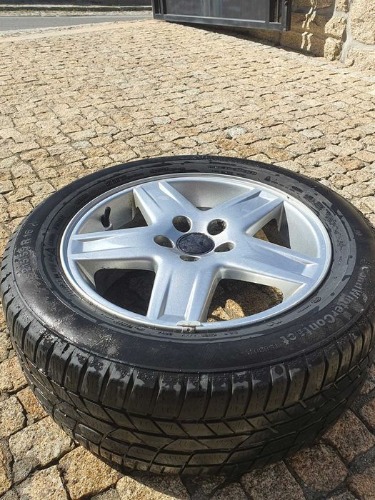 Vendo 4 rodas com pneu ( R 16 )