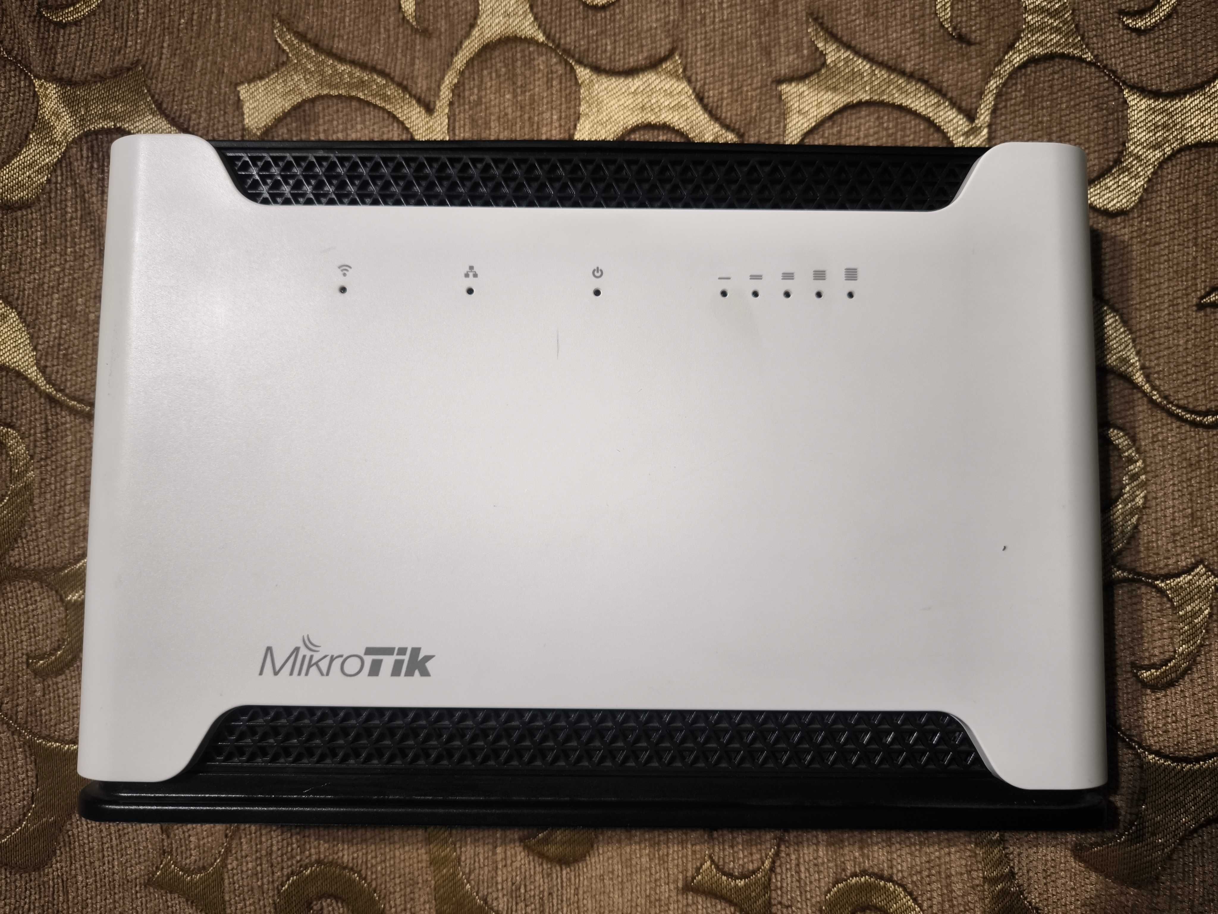 Роутер Mikrotik Chateau LTE12