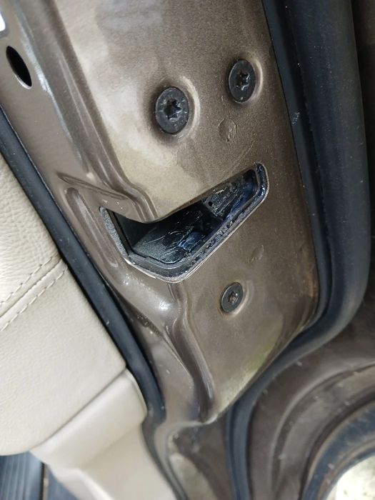 Fechadura / fecho porta trás direito LAND ROVER Discovery IV (L319)