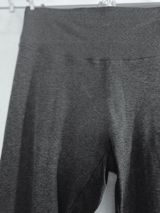 Leginsy sportowe wysoki stan modelujące