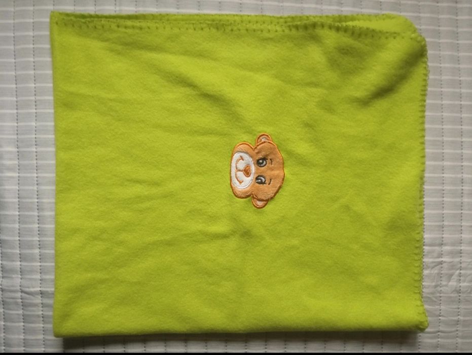 Mały kocyk z małpką