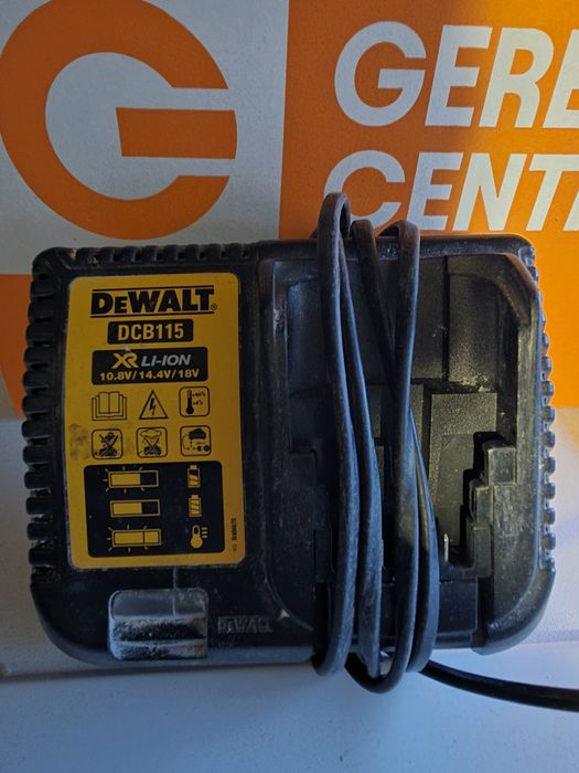 Dewalt зарядка непрацює