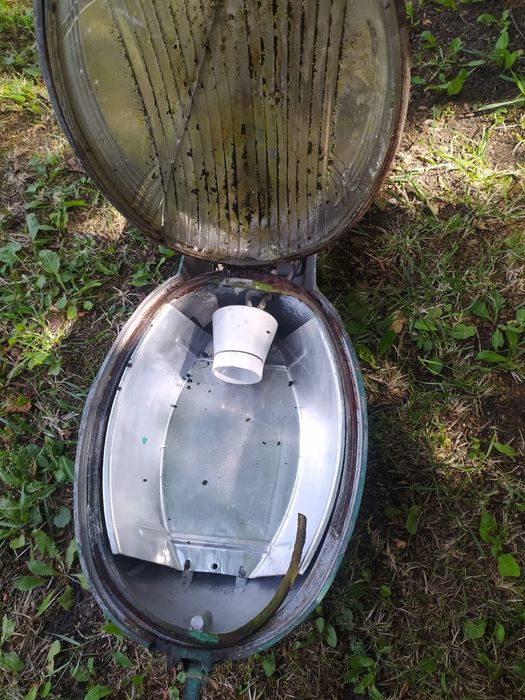 Lampa uliczna z czasów PRL