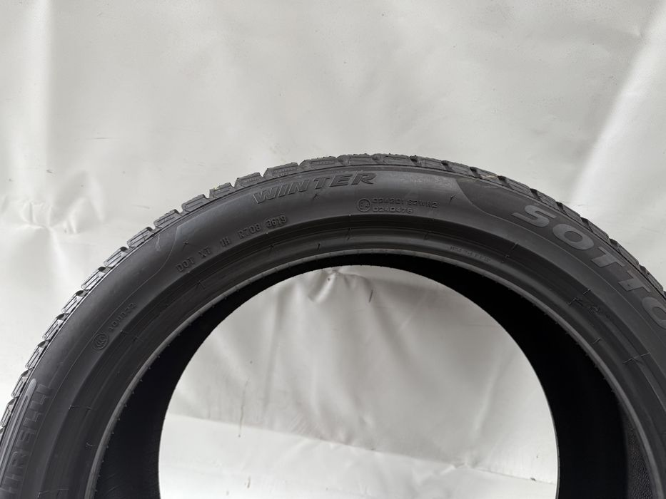 255/40/20 Pirelli Sottozero 3 Winter MO 101V