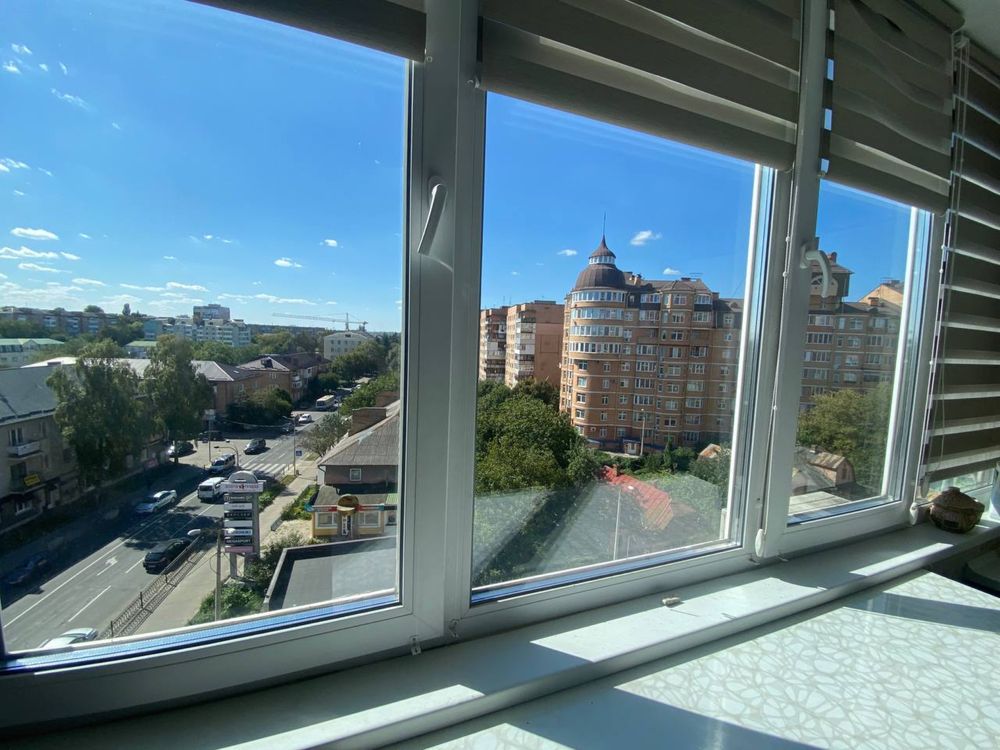 Продам 2 кімнатнуКвартиру В самому Центрі Рівного біля Парку Шевченка.