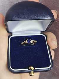Złoty pierścionek zaręczynowy Lisiewski złoto 585 szafir