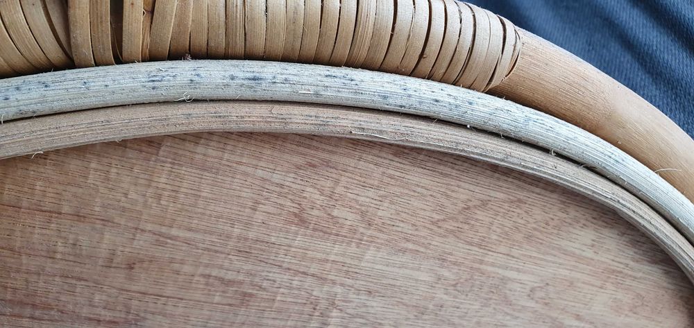 Cabide de bambu com pouco uso