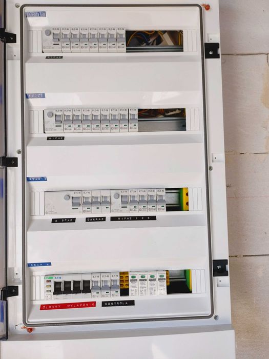 ELEKTRYK NOWE INSTALACJE  , awarie ,  pomiary , podłączenia