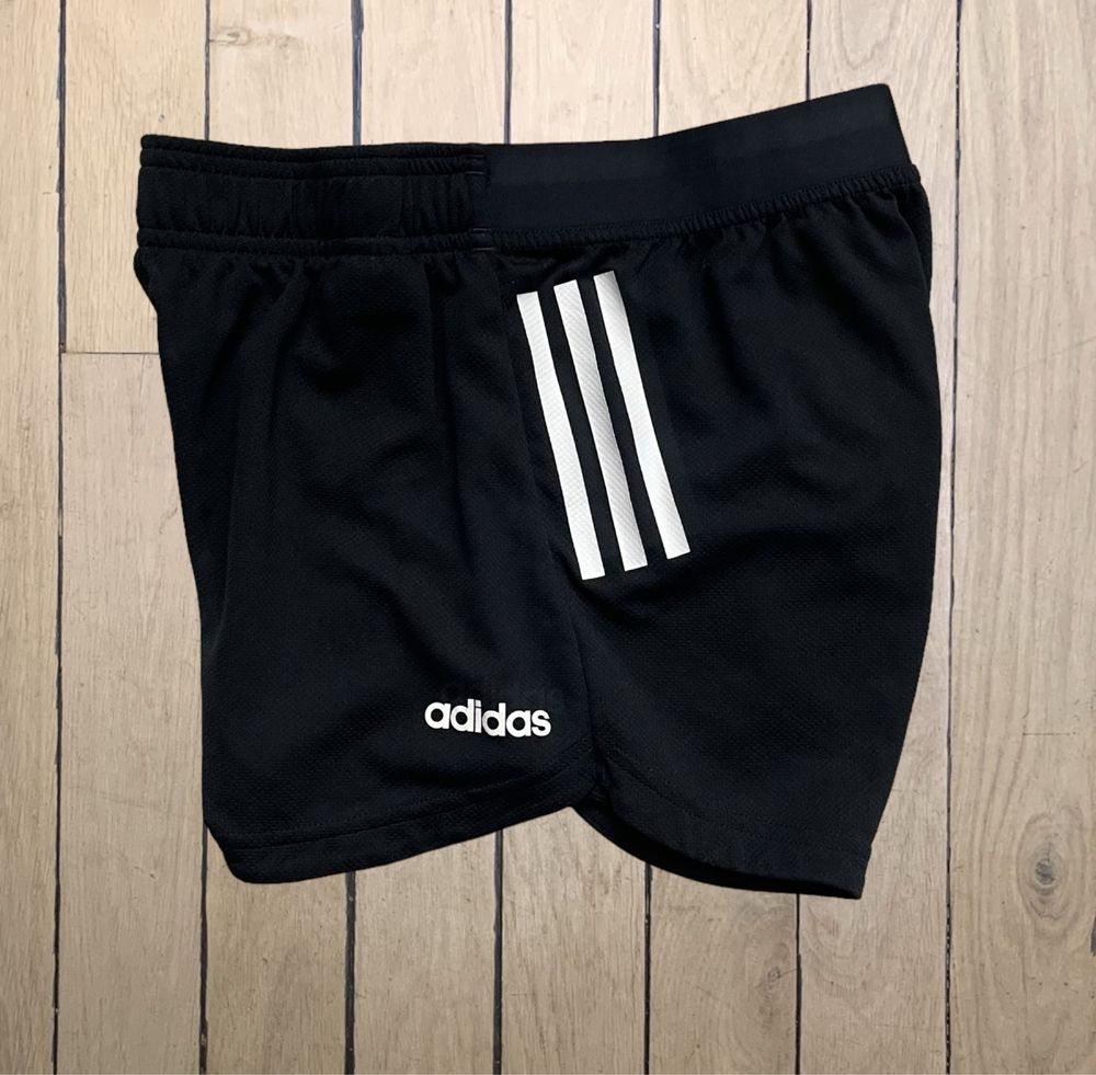 Жіночі легкі шорти Adidas