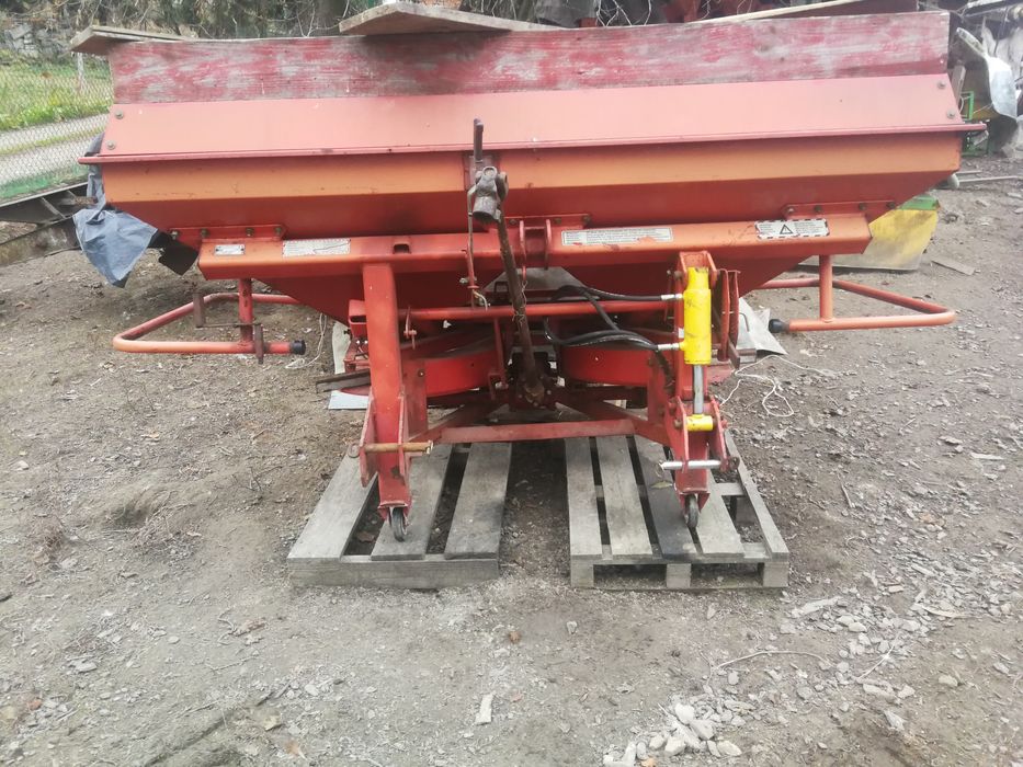 Rozsiewacz nawozu lely center 1500kg, nie amazone, racuch