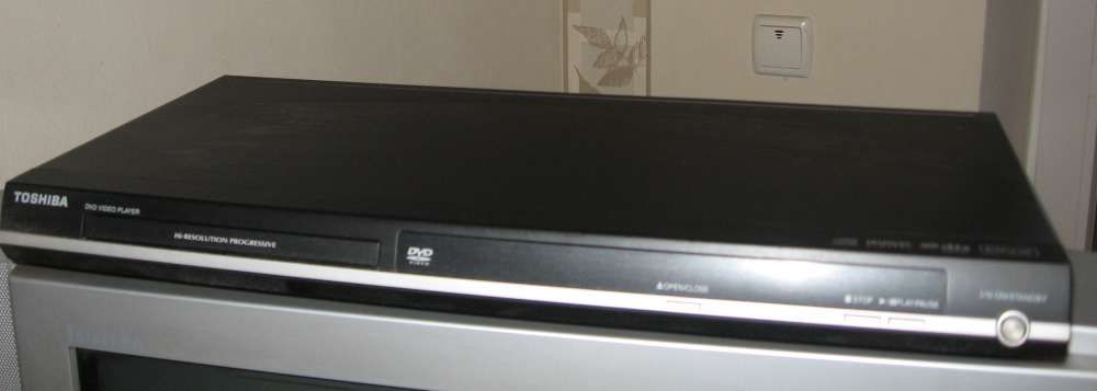 DVD-плеер Toshiba SD-680KR рабочий