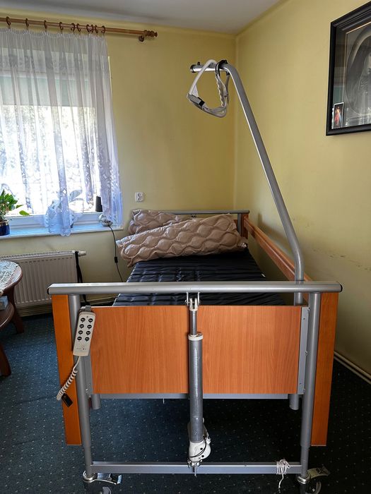 Łóżko rehabilitacyjne +2 materace przeciwodleżynowe!