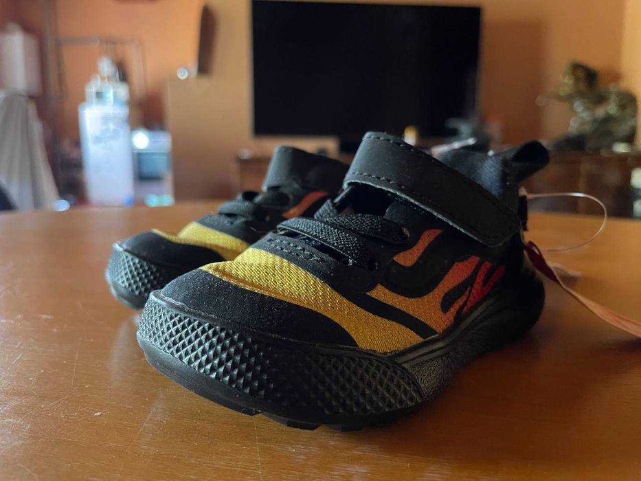 Дитяче Взуття VANS 18 розмір