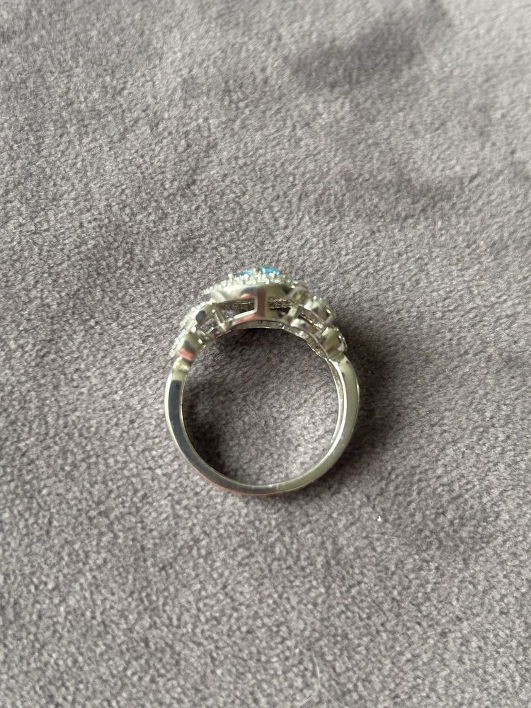 Серебряное кольцо с топазом