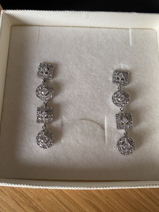 Kolczyki Apart w pudełku