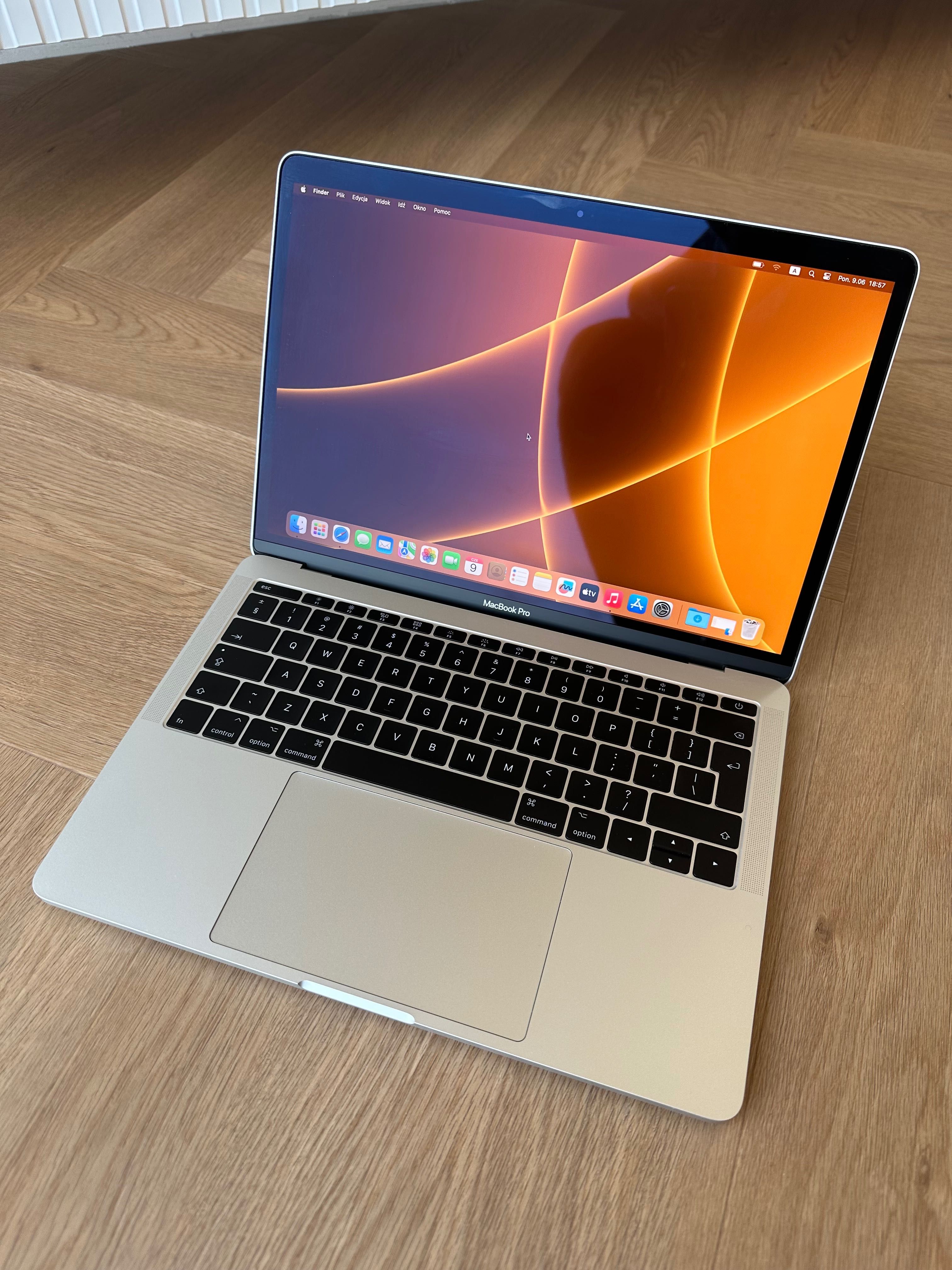 Idealny MacBook Pro 13” 8/256GB SILVER w idealnym stanie!