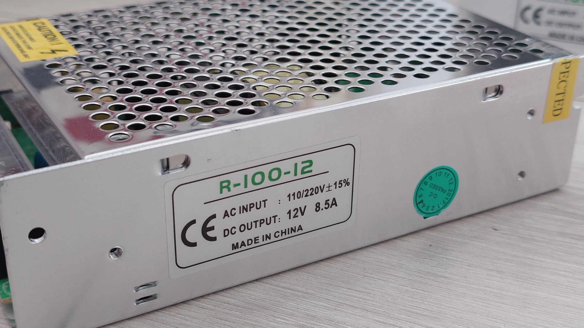 Блок питания 12V  8.5 A  12.5 A