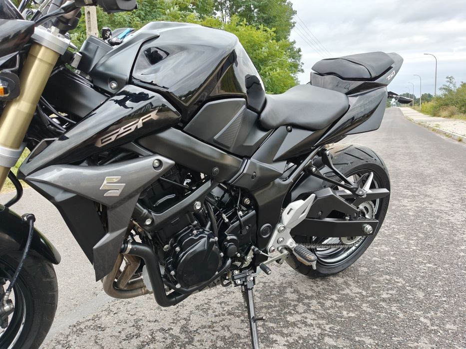 Suzuki GSR 750 piękny stan Niemcy oryginał tylko 11 tys km