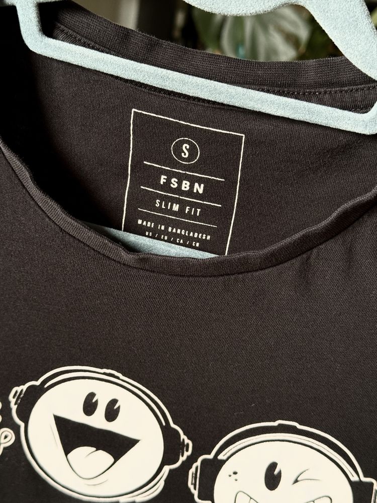 Koszulka t-shirt czarna | NewYorker | Rozmiar S
