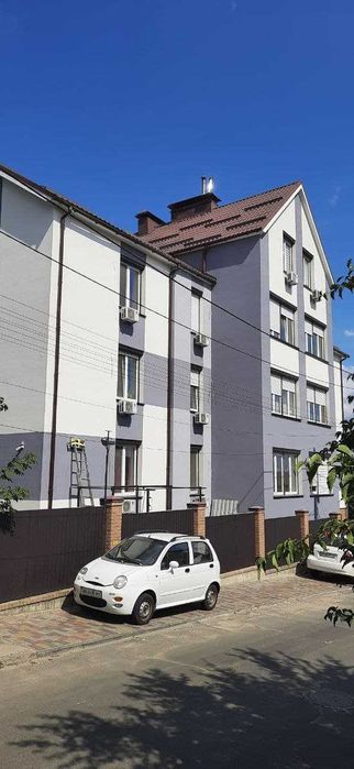 Продається житлове приміщення вул. Гайова 3