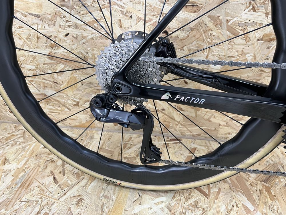 Bicicleta topo de gama Factor Ostro Vam - Ultegra Di2 12v - 49,54,56