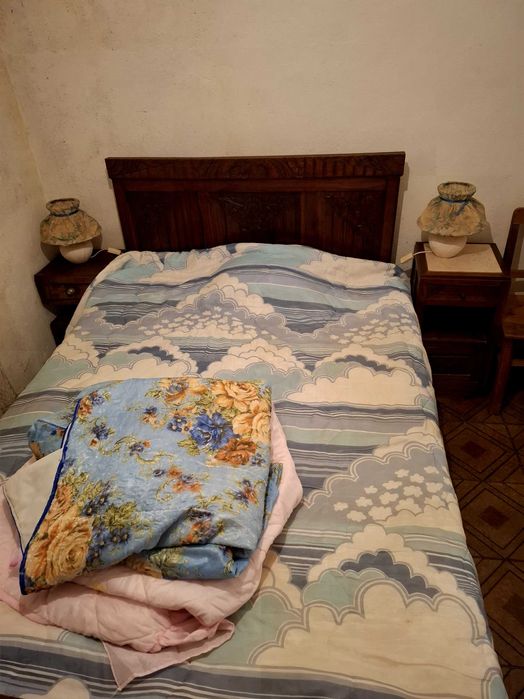 Quarto completo antigo