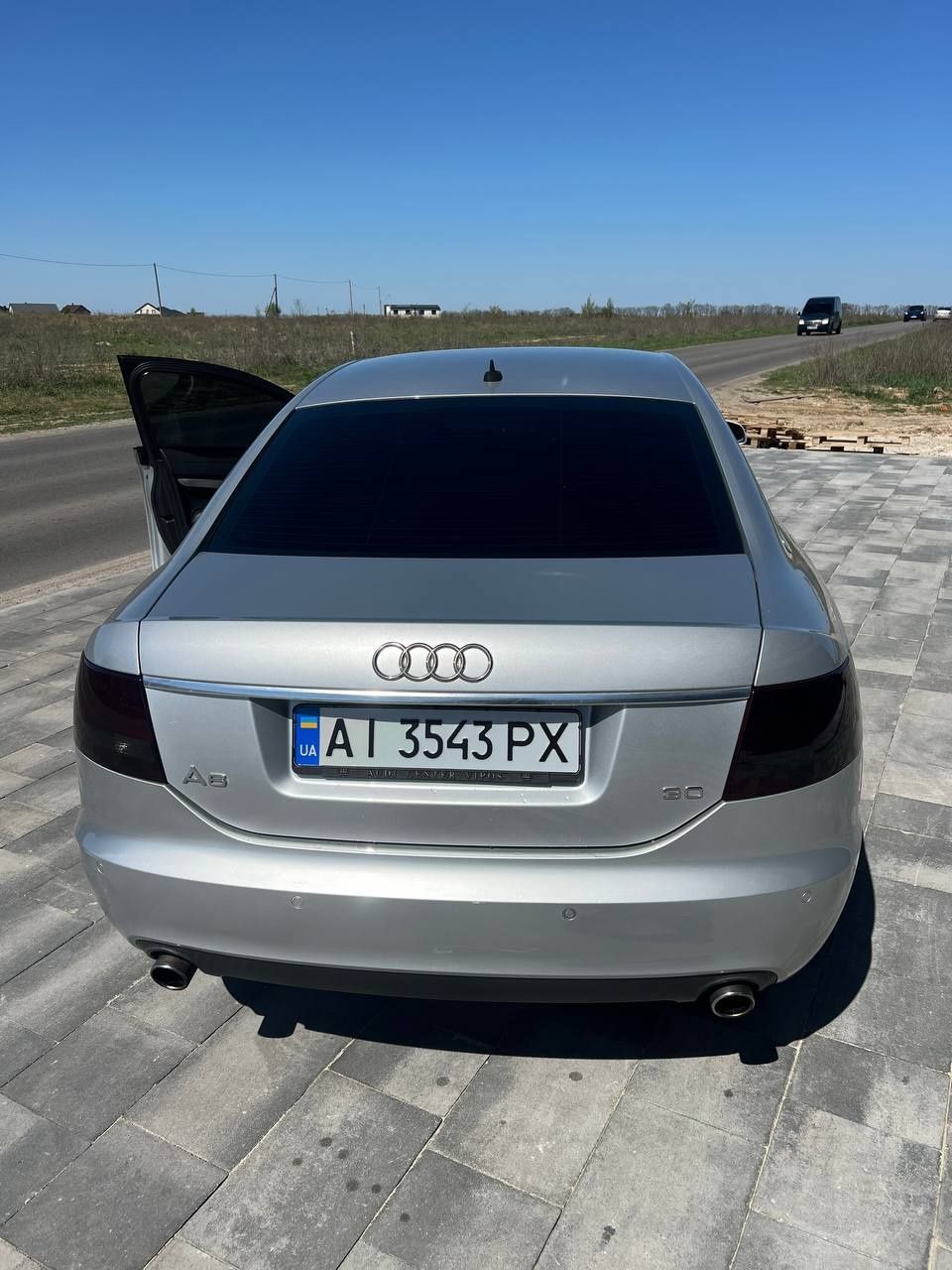 Продаж Audi A6. 2004 рік. Бензин 3л. Ціна 6.500у.е