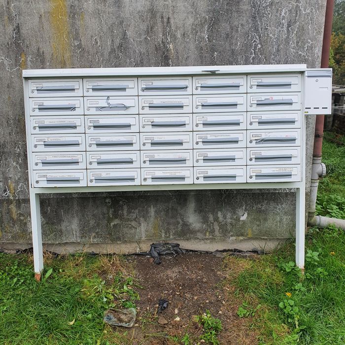 Skrzynki lokatorskie,  skrzynki pocztowe 31 sztuk