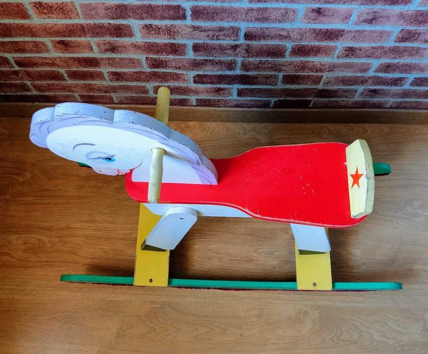 Cavalinho de baloiço vintage infantil