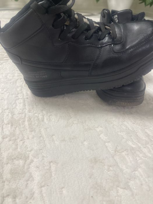 Підліткові зимові ботінки.