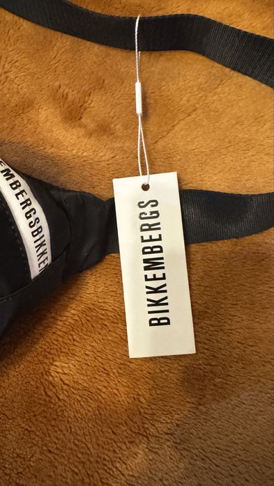 Бананка Bikkembergs новая с бирками,сумка через плече Hugo